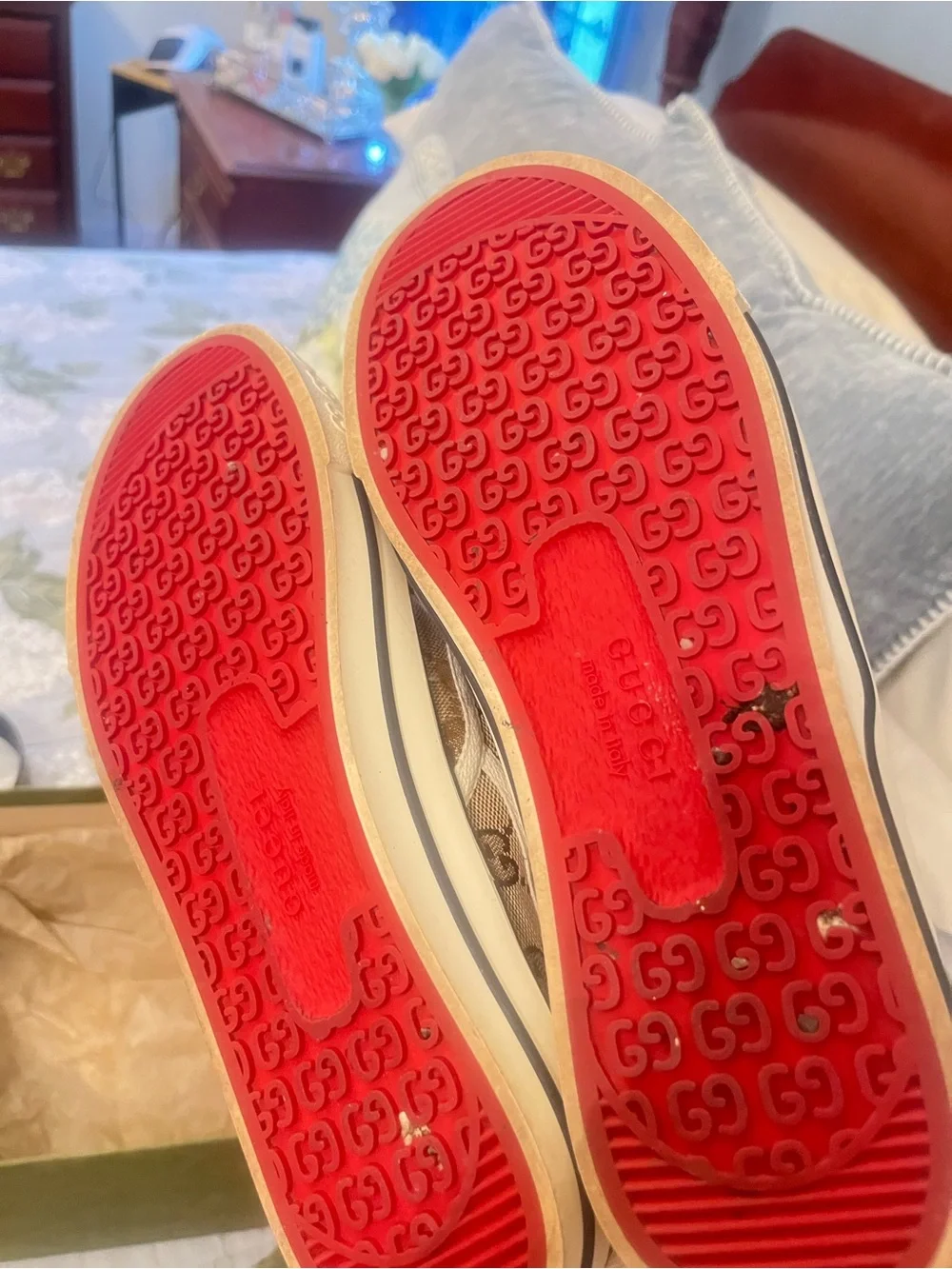 Gucci authentic beige